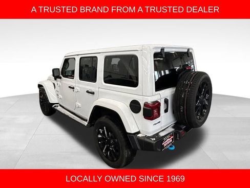 Used 2022 Jeep Wrangler Unlimited Sahara image 3