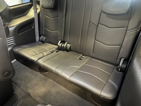 Used 2017 Cadillac Escalade Luxury AWD/4WD image 34