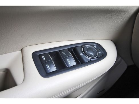 Used 2019 Cadillac XT5 FWD image 19