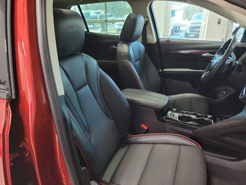 Used 2023 Buick Envision Essence w/ Sport Touring Package image 25