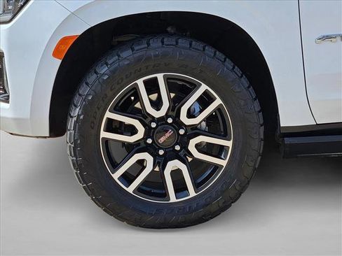 Used 2023 GMC Yukon AT4 w/ Technology Package image 24