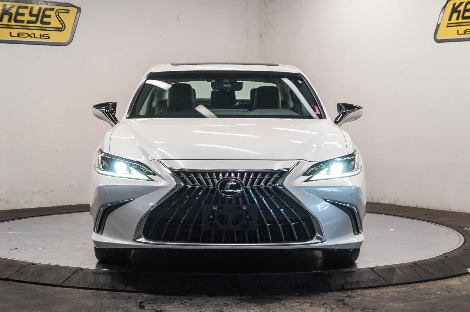 Used 2024 Lexus ES 300h w/ Premium Package FWD image 6
