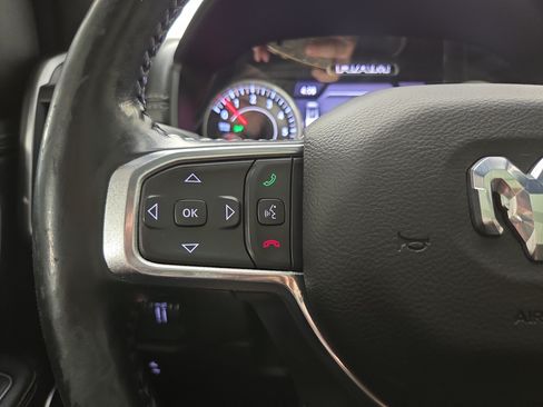 Used 2019 RAM 1500 Laramie AWD/4WD image 15