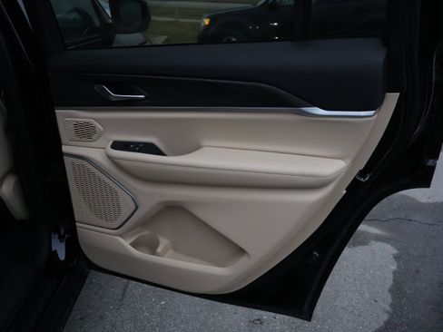 Used 2021 Jeep Grand Cherokee L Limited image 12