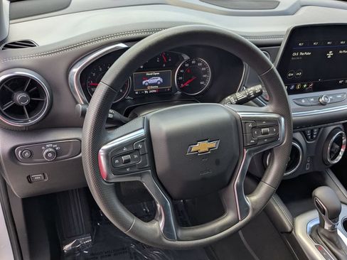 Used 2025 Chevrolet Blazer LT FWD image 23