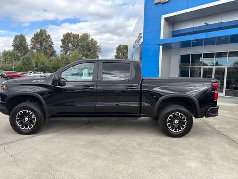 Used 2022 Chevrolet Silverado 1500 ZR2 w/ Technology Package AWD/4WD image 2