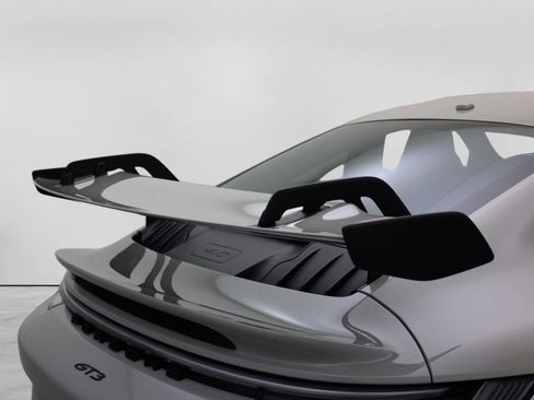 Used 2022 Porsche 911 GT3 RWD image 9