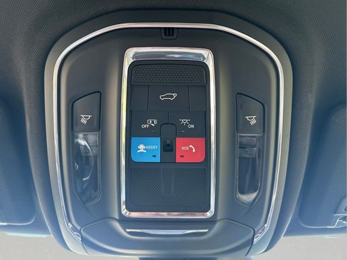 Certified 2023 Jeep Grand Cherokee Limited RWD image 33