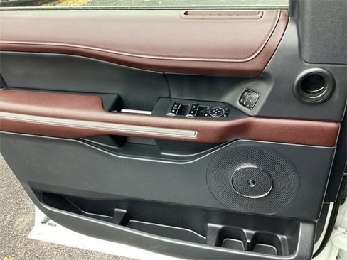 Used 2023 Ford Expedition Limited image 26