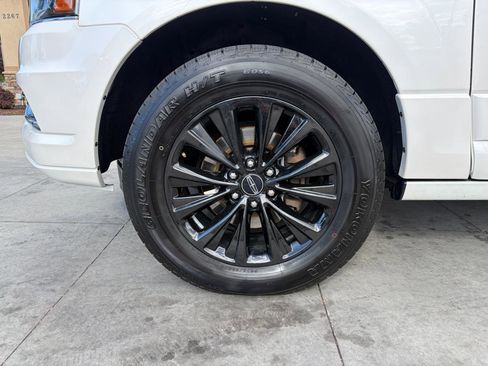 Used 2016 Lincoln Navigator L Select AWD/4WD image 26