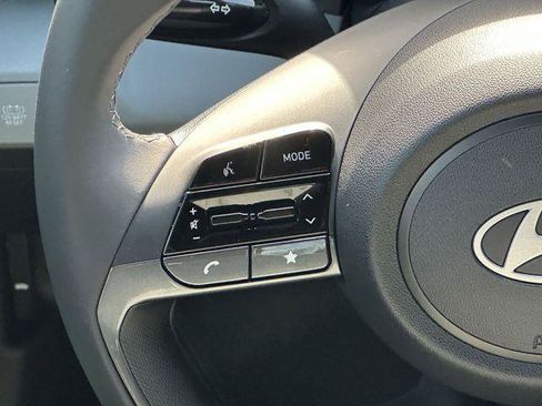 New 2025 Hyundai Elantra Limited image 24