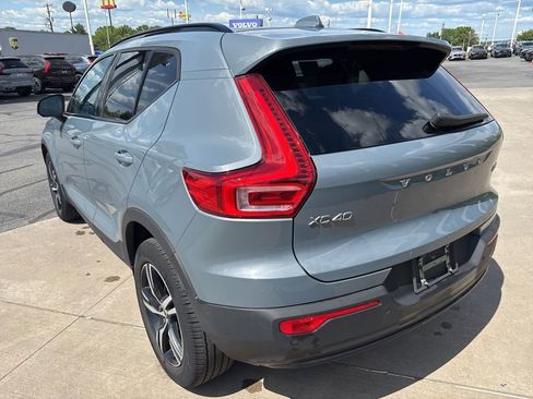 Used 2023 Volvo XC40 B5 Plus w/ Driver Assist Package AWD/4WD image 8
