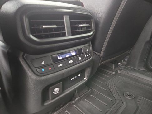 Used 2025 Honda Pilot Black Edition image 21