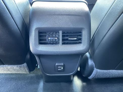 Used 2020 Chevrolet Equinox LT w/ Sport Edition FWD image 20