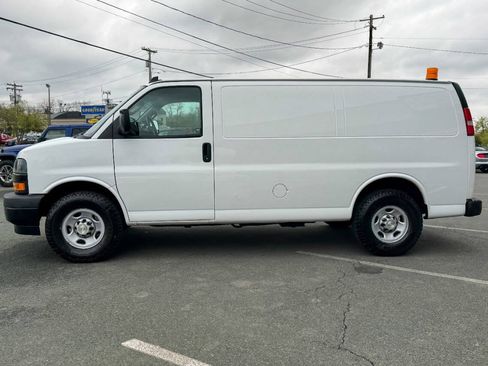 Used 2020 Chevrolet Express 2500 w/ Driver Convenience Package RWD image 7