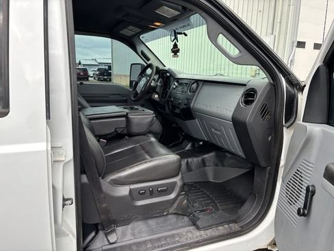 Used 2015 Ford F550 4x4 Crew Cab Super Duty image 9