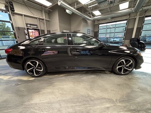 Used 2022 Honda Accord Sport image 32