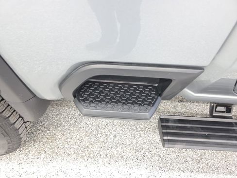 Used 2024 GMC Sierra 2500 Denali Ultimate image 14