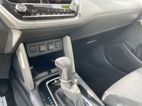 Used 2025 Toyota Corolla Cross XLE image 21