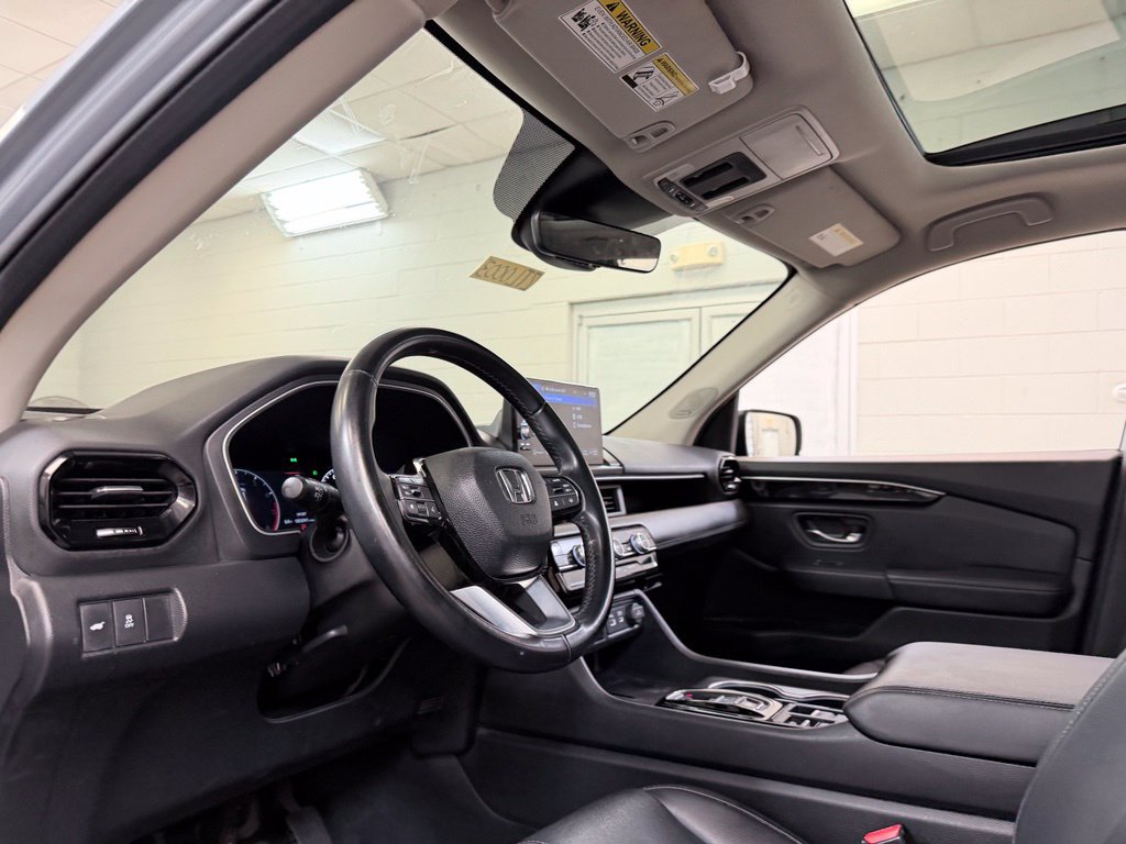 Used 2025 Honda Pilot Touring image 15