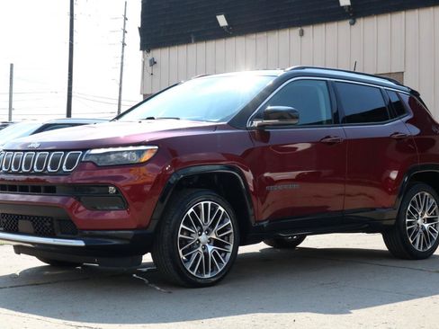 Used 2022 Jeep Compass Limited w/ Elite Group AWD/4WD image 11