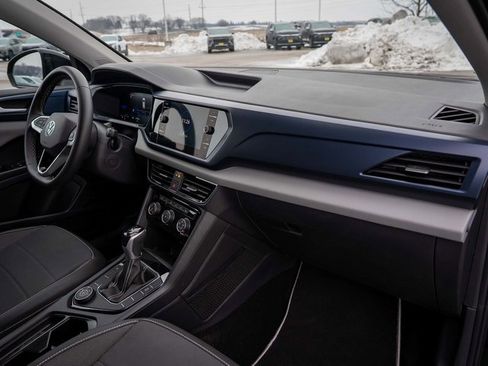 Used 2023 Volkswagen Taos SE image 17