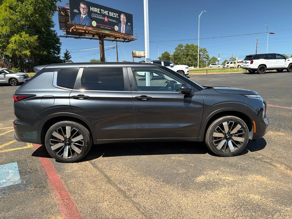 Used 2026 Mitsubishi Outlander SE AWD/4WD image 5