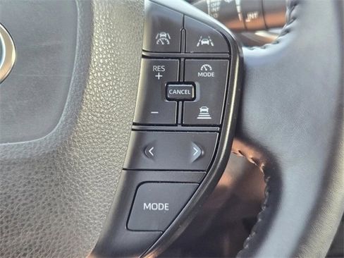 Used 2024 Toyota Prius LE image 21