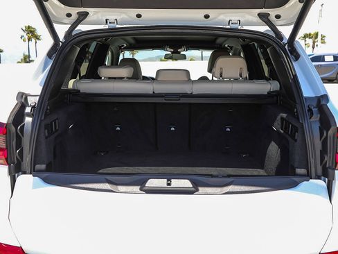 Used 2021 BMW X5 sDrive40i RWD image 25