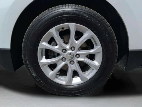 Used 2020 Chevrolet Equinox LS FWD image 37