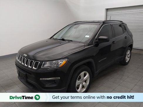 Used 2019 Jeep Compass Latitude image 1