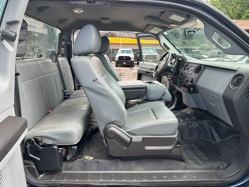 Used 2016 Ford F250 XL w/ Power Equipment Group AWD/4WD image 25