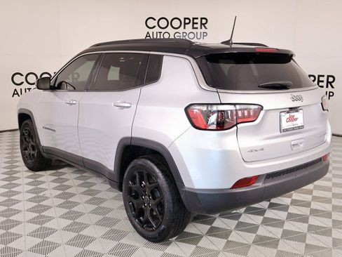 Used 2025 Jeep Compass Limited image 22