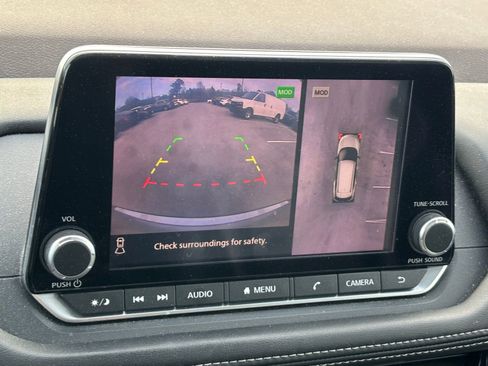 Used 2021 Nissan Rogue SV w/ Premium Package image 9