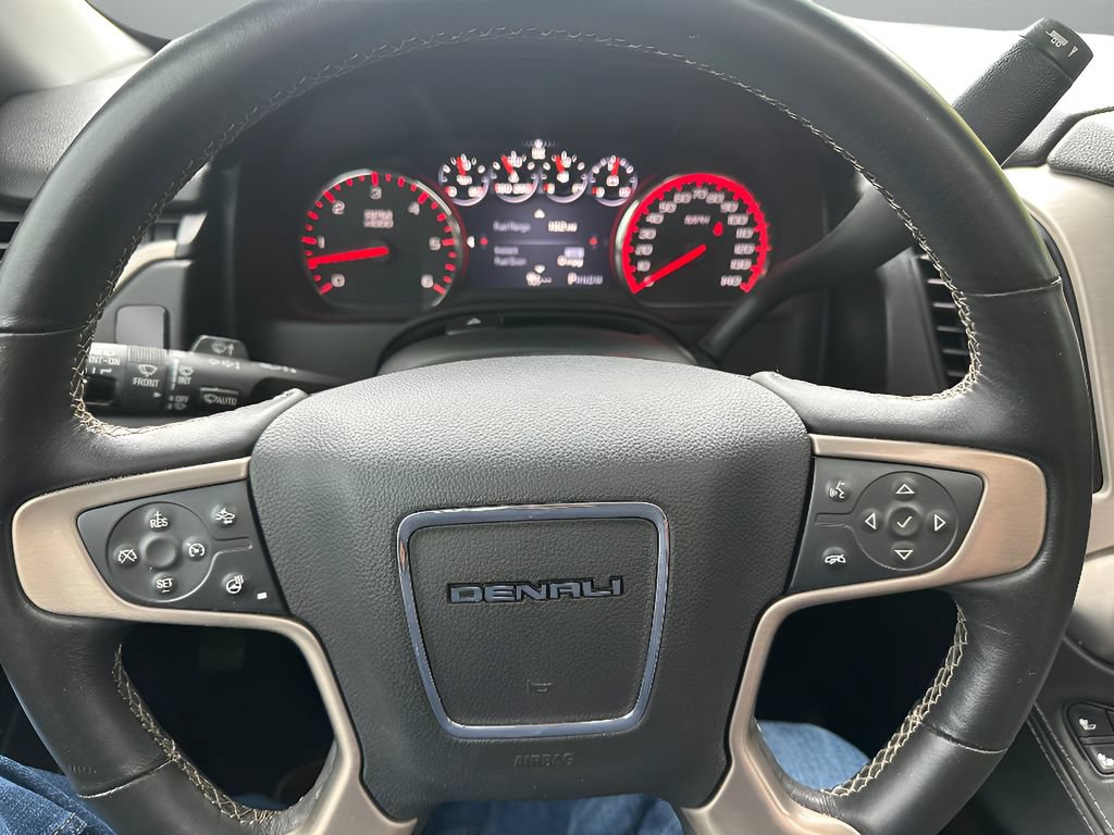 Used 2015 GMC Yukon Denali w/ Touring Package AWD/4WD image 30