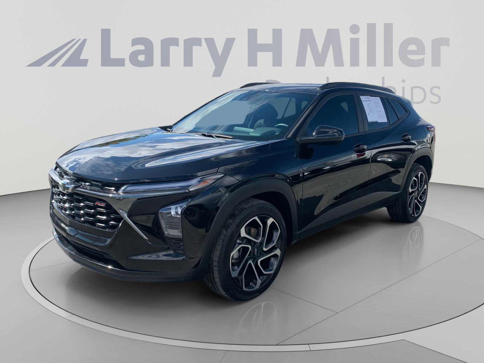 Used 2025 Chevrolet Trax RS w/ Sunroof Package FWD image 1