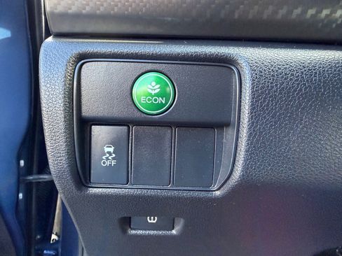 Used 2016 Honda Accord Sport image 19