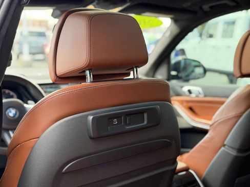 Used 2022 BMW X5 M50i w/ Executive Package image 28