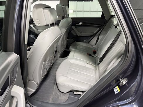 Used 2020 Audi Q5 2.0T Premium w/ Convenience Package image 11