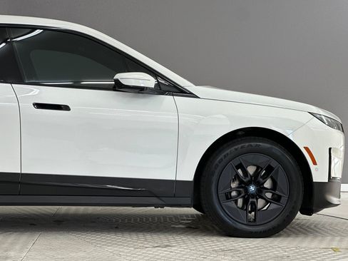 Used 2024 BMW iX xDrive50 w/ Convenience Package AWD/4WD image 36