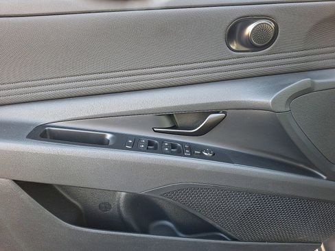 Certified 2025 Hyundai Elantra Sport image 13