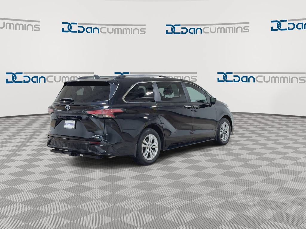 Used 2023 Toyota Sienna XSE w/ XSE Plus Package AWD/4WD image 8
