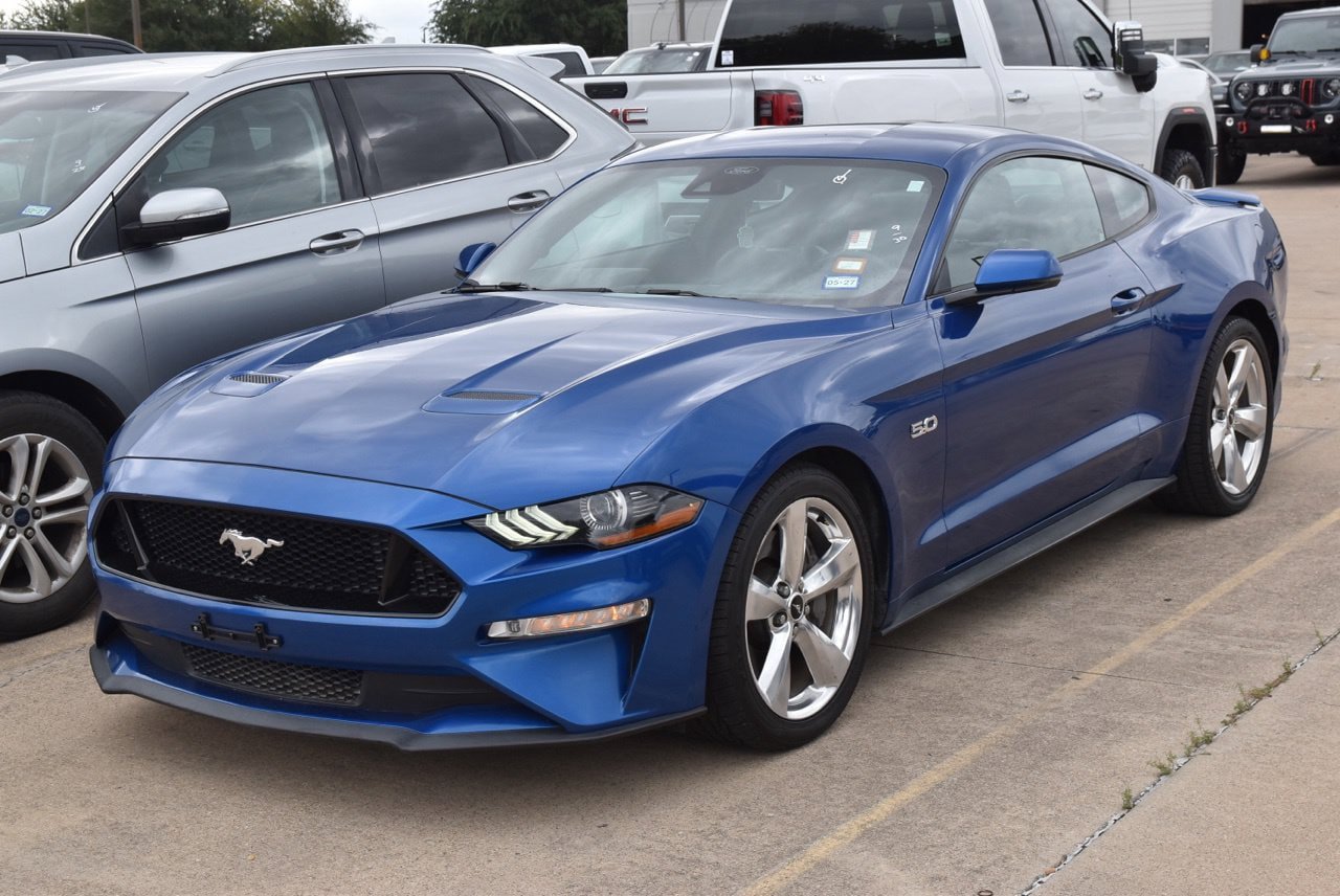 Used 2018 Ford Mustang GT Premium w/ Safe & Smart Package RWD image 2