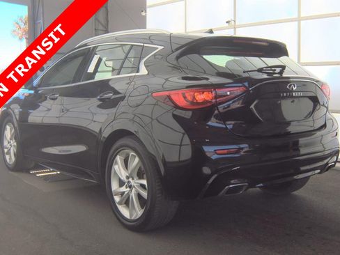 Used 2018 INFINITI QX30 Premium image 5