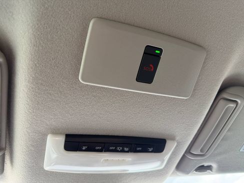 Used 2025 Nissan Versa SR w/ Trunk Package FWD image 25