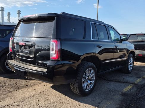 Used 2019 GMC Yukon Denali w/ Denali Ultimate Package AWD/4WD image 3