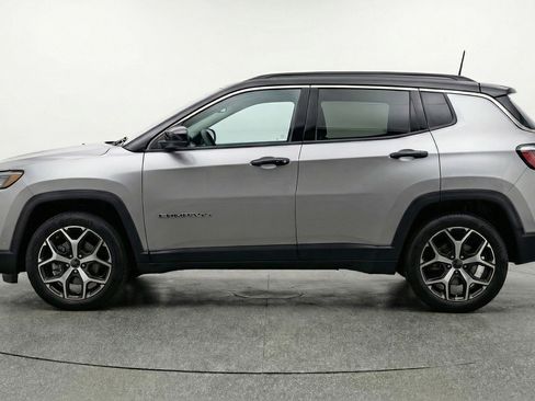 Used 2025 Jeep Compass Limited image 5