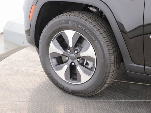 Used 2024 Jeep Grand Cherokee Limited 4xe image 13