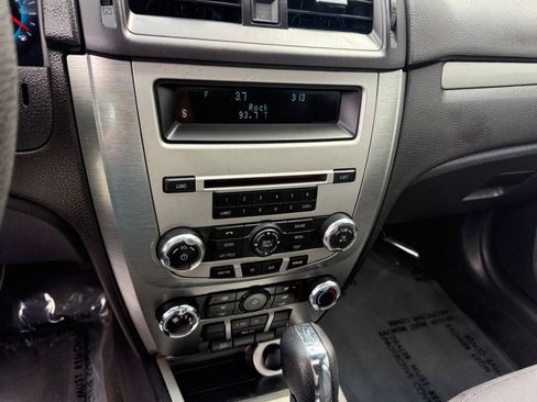 Used 2011 Ford Fusion SE w/ 202A Rapid Spec Order Code FWD image 9