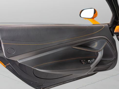 Used 2021 McLaren 765LT RWD image 19